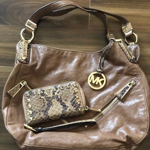 Michael Kors purse and wristlet wallet